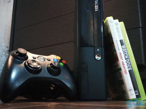 Завидный Xbox 360 E, фотография 1