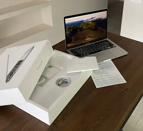 MacBook Pro i5 8GB 256GB 2020, фотография 2