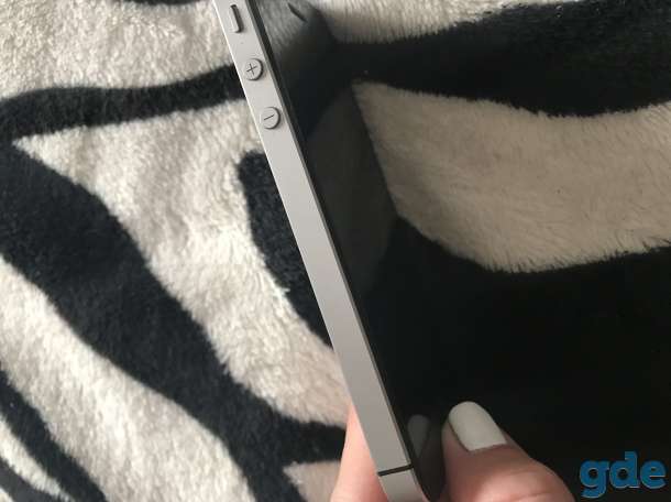 Продам iPhone SE, фотография 1