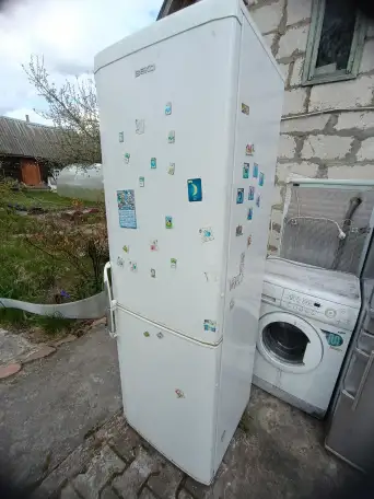 Холодильник BEKO полностью рабочий нужно вымыть, фотография 1