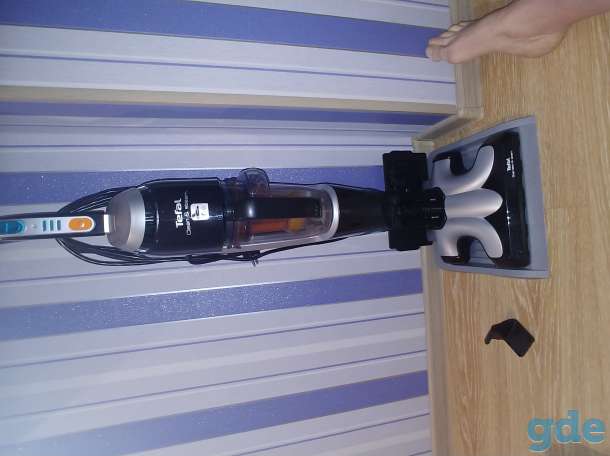 Вертикальный паровой пылесос TEFAL VP 7545RU 31.12.2021г., фотография 2