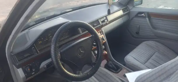 Mercedes -Benz 124, фотография 3