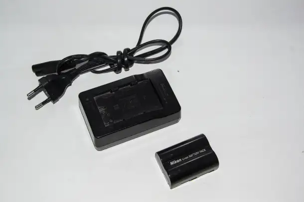 Продаю зеркальный фотоаппарат Nikon D50, фотография 2