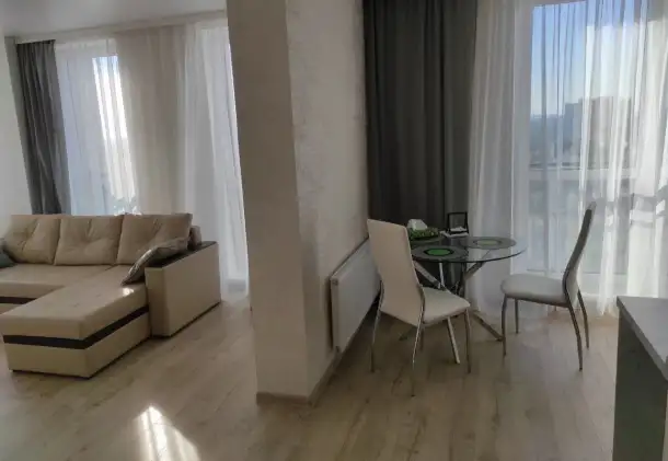 КОМАНДИРОВАННЫМ, ул. Ленина 81к3, фотография 2