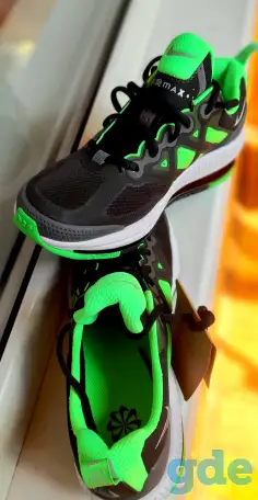 Кроссовки NIKE, фотография 1