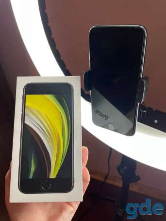 Продам iPhone SE 2020 на 64gb в чёрном цвете, фотография 3