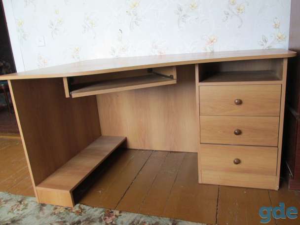 СРОЧНО ПРОДАМ компьютерный стол, фотография 2