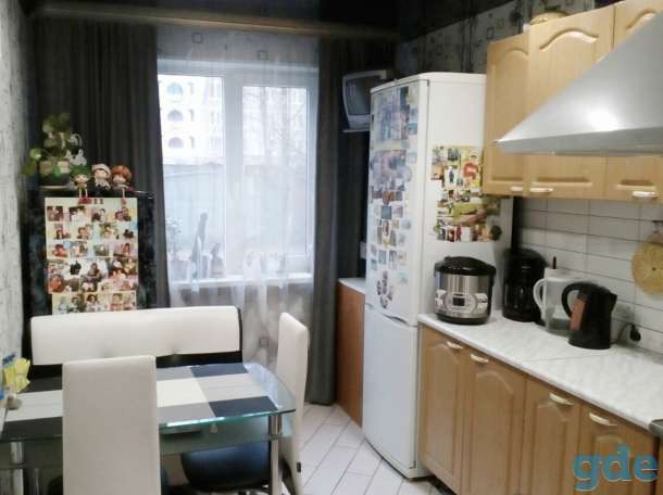 Трехкомнатная КВАРТИРА около ДК НПЗ, б-р Юности, 35, фотография 1