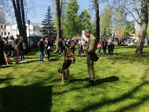 Гродненская пограничная группа осуществляет набор кинологов для службы на контрактной основе. Зарплата от 2200, фотография 2