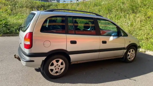 Opel Zafira A, фотография 3