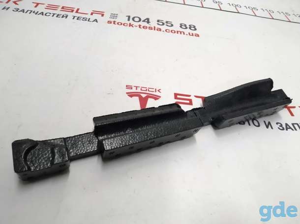 Зап. части для авто Tesla. Проставка накладки порога переднего левого Tesla modelHM3, LOWER A-, фотография 2
