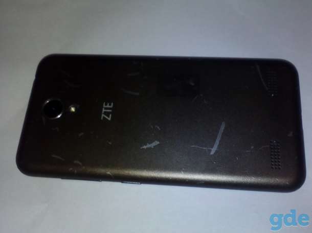 Телефон zte a520, сам телефон рабочий, можно звонить, стал плохо реагировать на нажатие, бывает несколько раз надо нажат, фотография 2