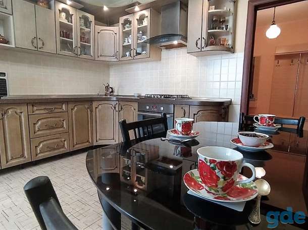 Продам 3-х комнатную квартиру в центре, Свиридова 47, фотография 2