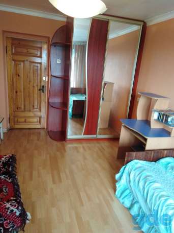 Сдам комнату в 3-х комн. кв. женщине на длительный срок, фотография 1