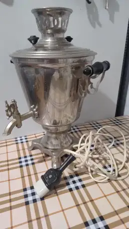 Продаю самовар электрический СССР винтажный, фотография 1