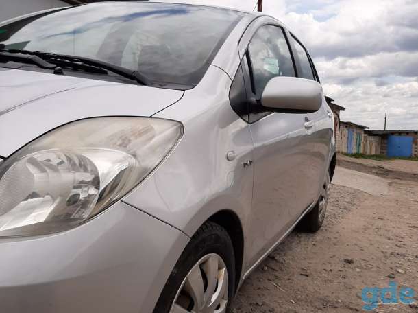 Автомобиль Toyota Yaris, фотография 4