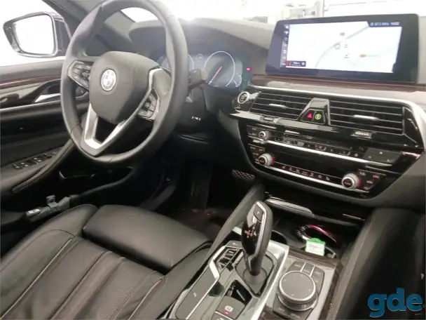 BMW 5 Series 530i Executive - Бензин. Автомат., фотография 6