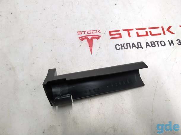 Зап. части для авто Tesla. Накладка пласт. подъемной пружины задняя двери зад. лев./передняя двери зад. прав. Tesla mode, фотография 3