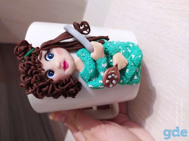 Кружка с декором из полимерной глины, фотография 3