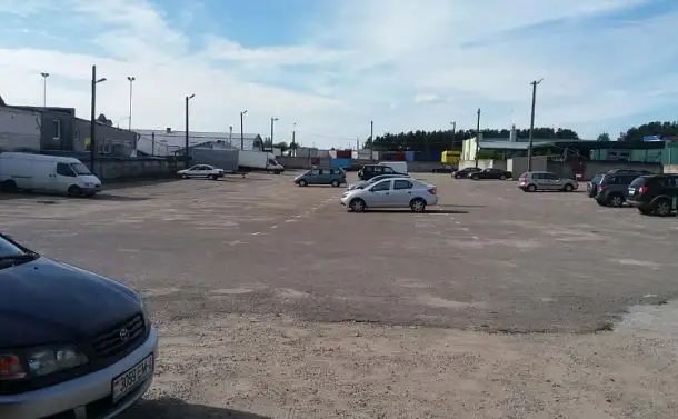 Место на охраняемой автостоянке, ул. Гаражная, 6А, фотография 2
