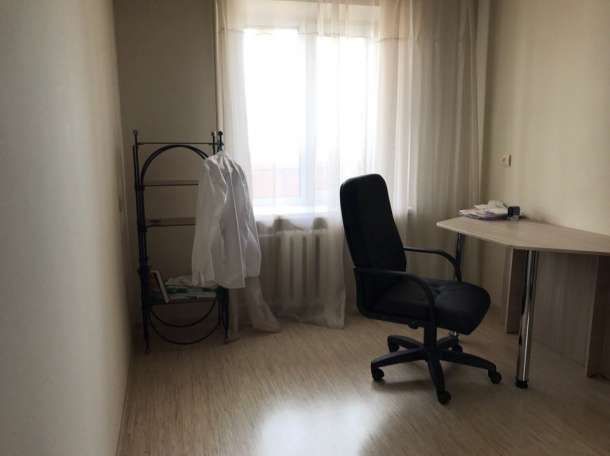 Продается трехкомнатная квартира, фотография 2