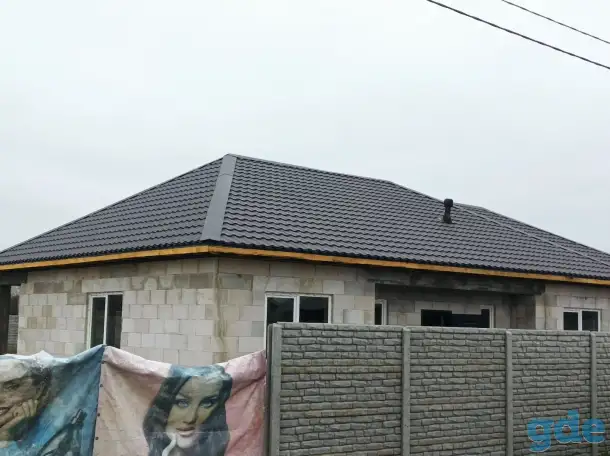 Вальмовая четырёхскатная кровля в Гомеле, фотография 1
