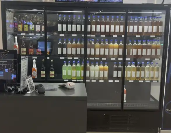 Продам бу холодильную пристенную витрину VEGA 080 H210 PLUG-IN Температурный диапазон: 17C, фотография 2