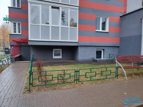 ВЫ НЕ ОПЛАЧИВАЕТЕ КОМИССИЮ АГЕНТСТВУ! Помещение под офис или магазин на цокольном этаже многоэтажного жилого дома!, фотография 2