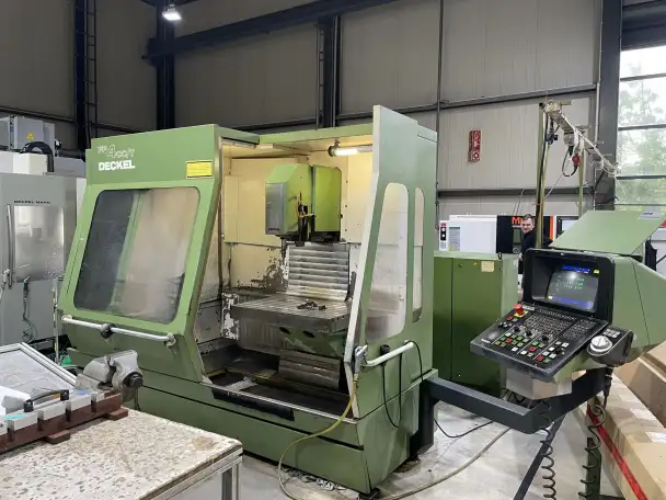 Вертикальный фрезерный центр с чпу DECKEL FP 4 CCT CNC Б/у, фотография 3
