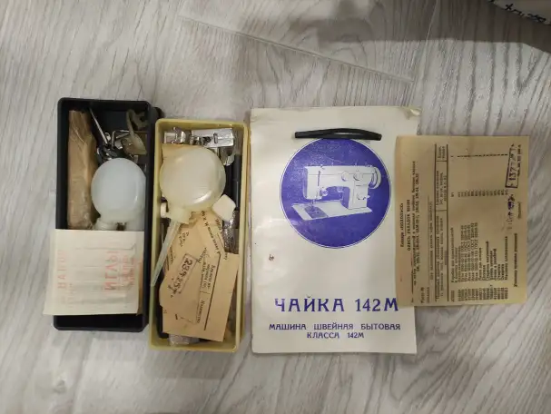 Швейные машинки Подольск ручная Чайка 124М электро Договорная, фотография 6