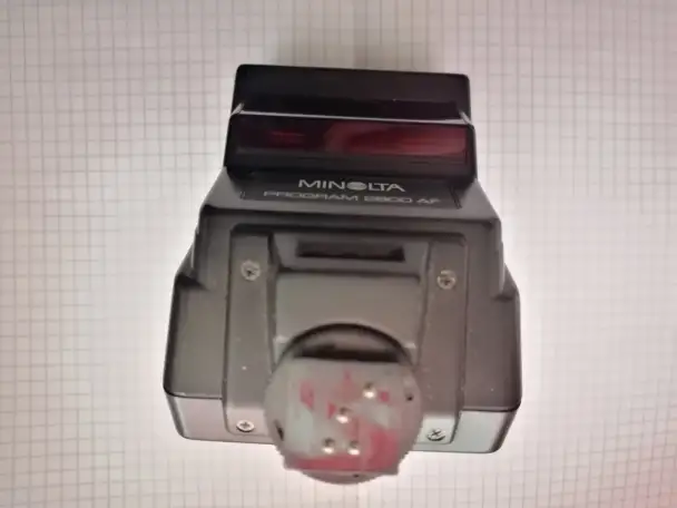 Фотовспышка Minolta Program Flash 2800AF Вспышка оснащена светодиодным прожектором подсветки системы автофокусировки, фотография 3