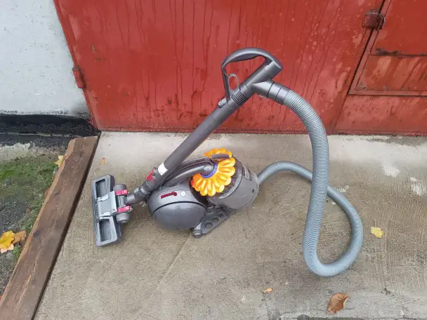 Пылесос Dyson DC33c, фотография 1