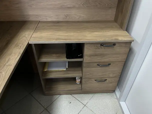 Стойка, ресепшен в стиле лофт, фотография 6