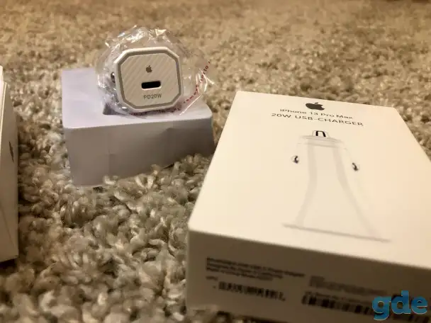 Авто-адаптер Apple USB-C 20 Вт, фотография 2