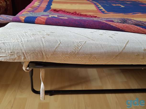 Диван и два кресла! Срочно продам! Удобно забирать из частного дома 1 этаж, фотография 3