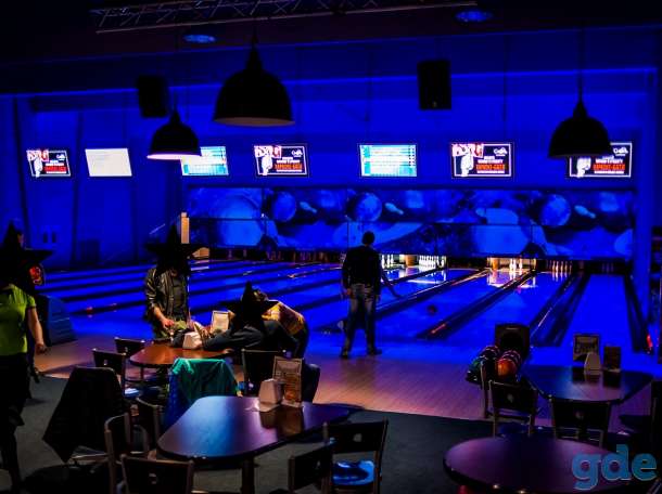Боулинг Brunswick с мебелью, кеглями, шарами.. б\у, фотография 5