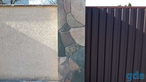 Заборы из колотого камня , клинкера, кирпича, бетона, фотография 6
