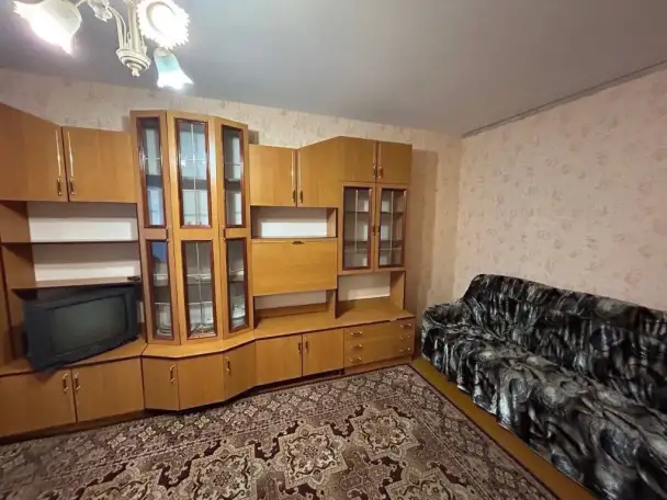Квартира на сутки в хорошем районе, ул.микрорайон Полесье, д.16, фотография 2