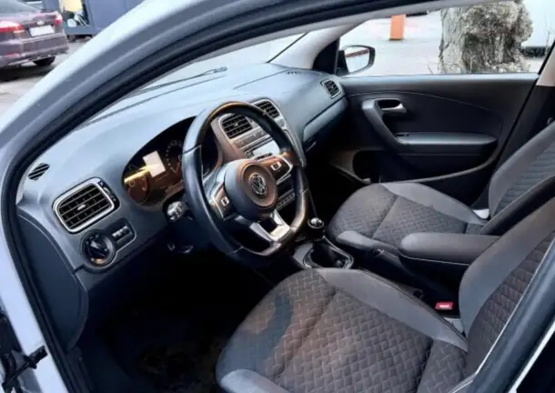 Автомобиль Volkswagen Polo, фотография 4