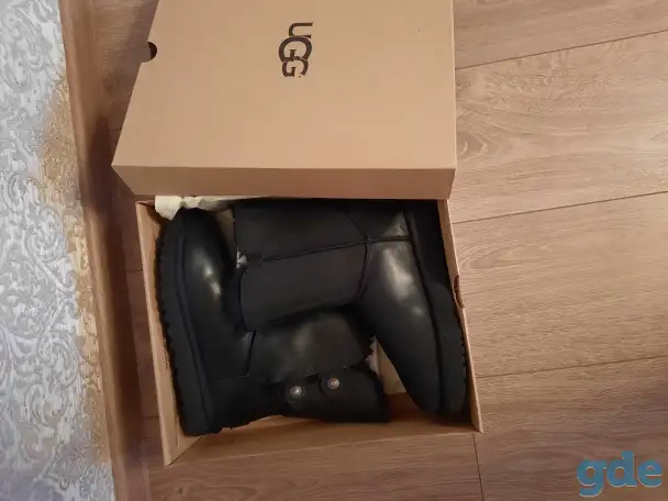 Ботинки зимние UGG, фотография 1