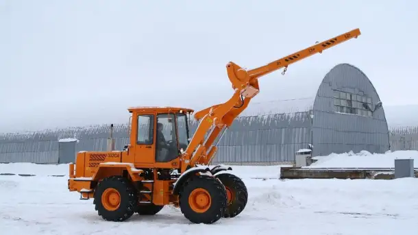 Аренда погрузчика Амкодор 342С4 со стрелой монтажной 2т, фотография 1