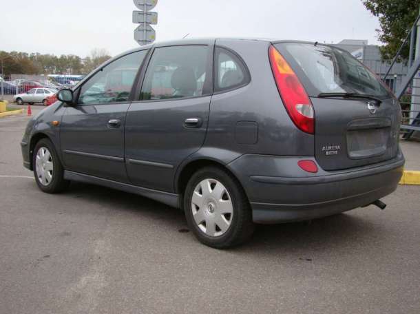 Экономичный микровэн Nissan Almera Tino 2.2 dCi, фотография 6
