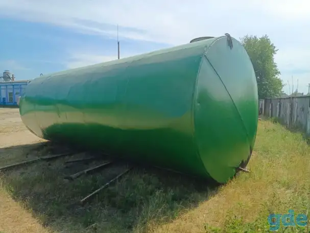 Ёмкость 50м3. Заливная горловина, сливной патрубок, фотография 1