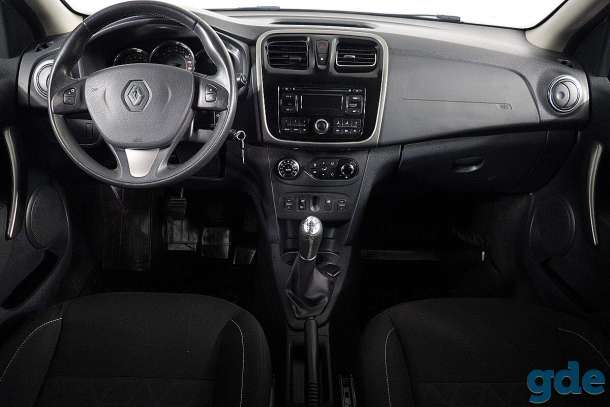 Renault Sandero МКПП 2016, фотография 9