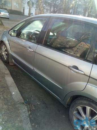 Автомобиль минивен Ford S-MAX, фотография 1