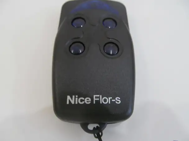 Пульт ДУ для автоматики ворот, шлагбаумов Nice FLO4R-s, фотография 2
