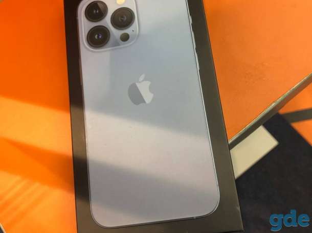 Apple iPhone 13 Pro 256GB (небесно-голубой), фотография 2