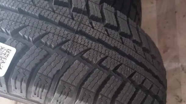 Продам 2 авто покрышки новые, фотография 2