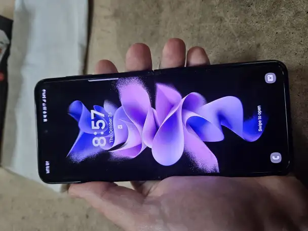 Galaxy Z flip 3 8256, фотография 6
