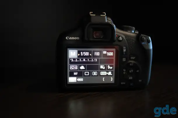 Фотоаппарат Canon EOS 2000D EF-S 18-55lll Kit, фотография 2